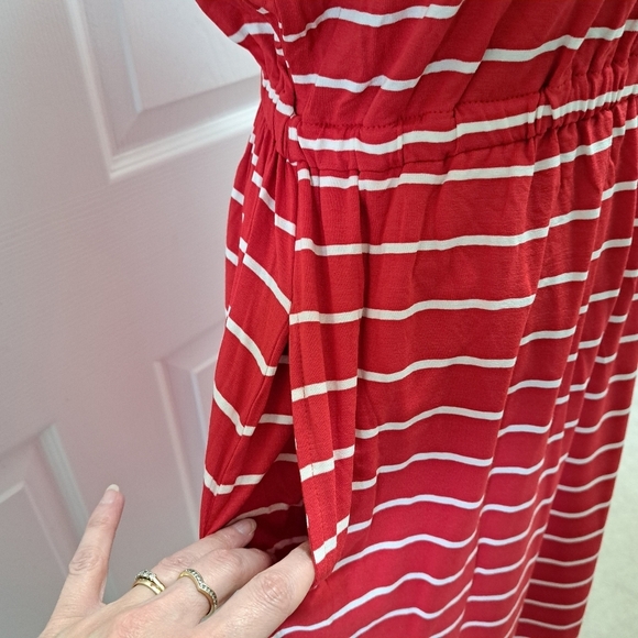 New! Yummie Striped Dress Red And White Stripes V-neck Small Short Sleeved Dress - Picture 7 of 11